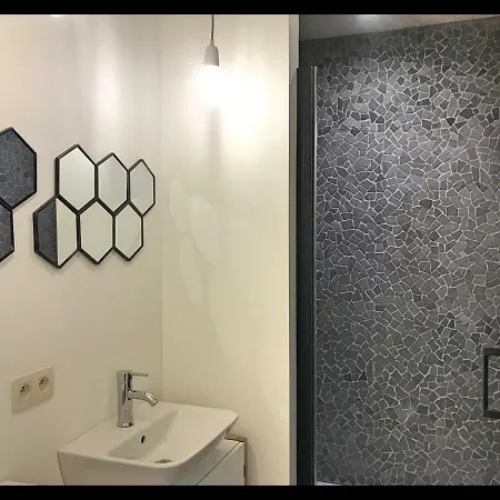 Trendy House 5min From Shoppingstreets 別荘 ブルージュ