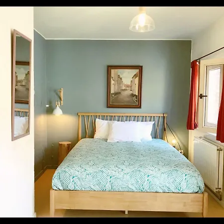 Holiday home Trendy House 5min From Shoppingstreets