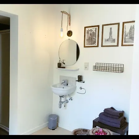 Trendy House 5min From Shoppingstreets Hébergement de vacances Bruges
